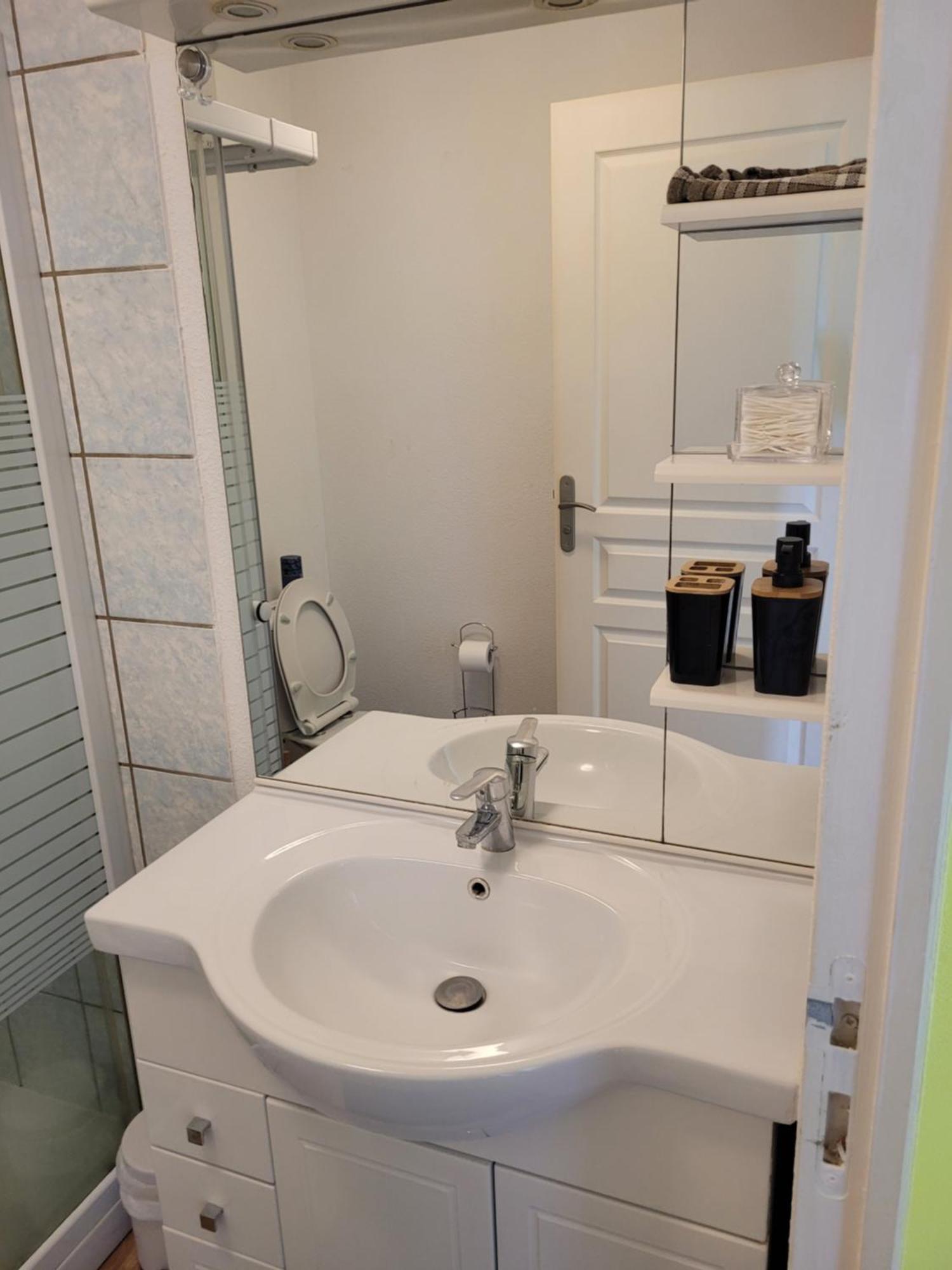 Petite Maison Proche - *
